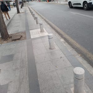 Bolardo con Ranura Hormigón